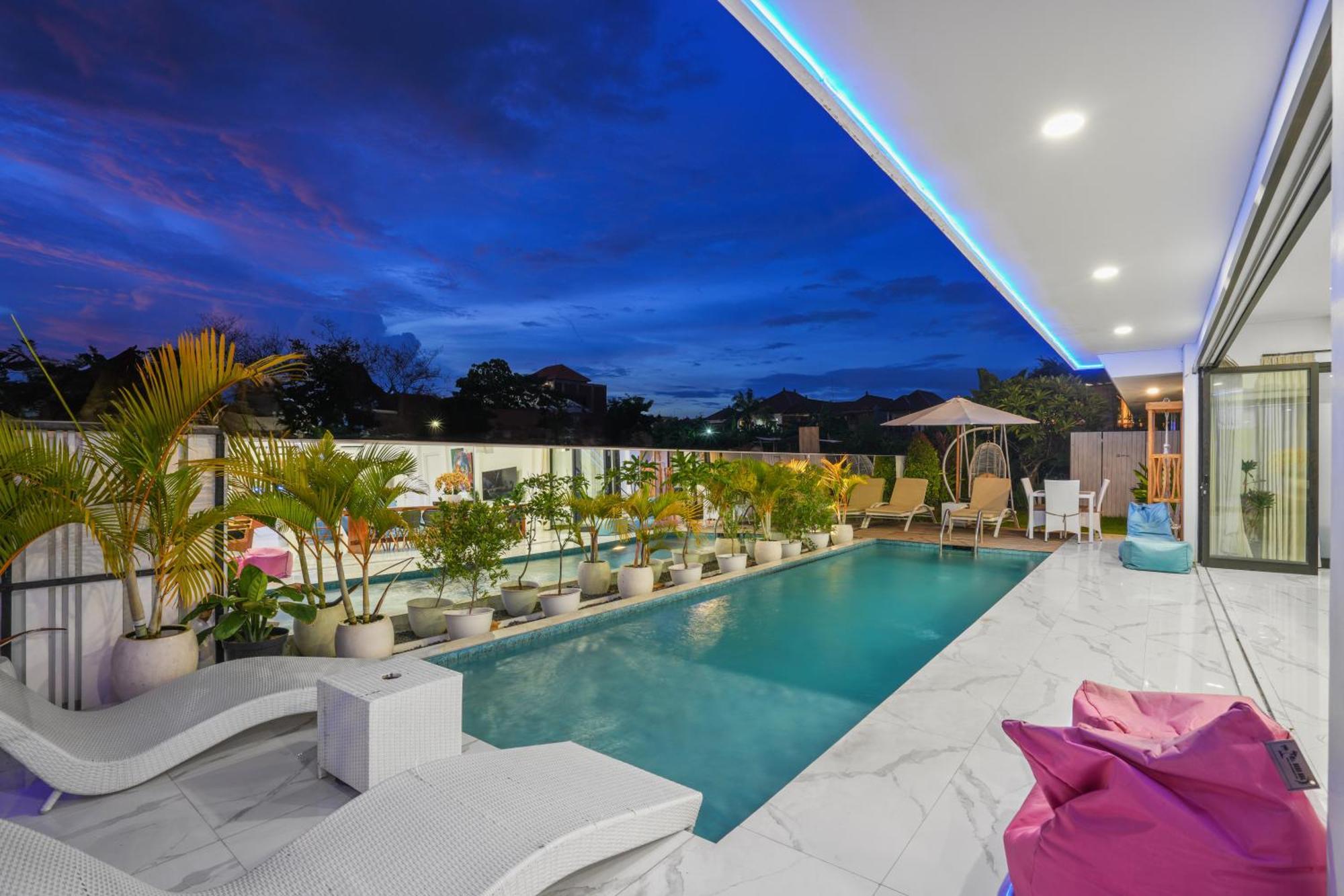 Large Luxury Modern Mansion Sleeps 8 Up To 50 Seminyak (Bali)