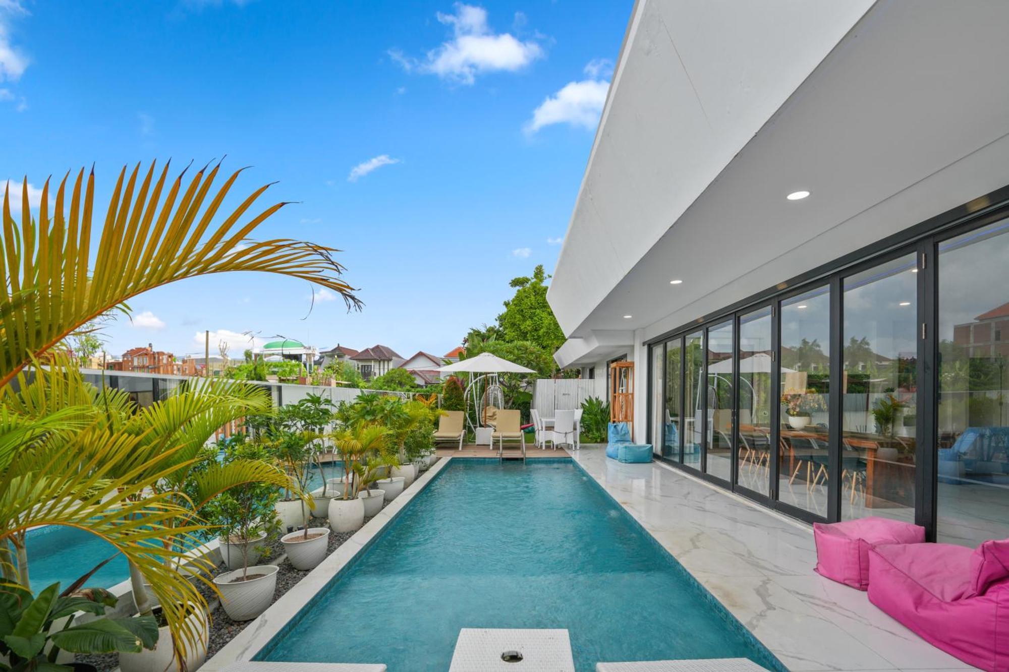 Villa Large Luxury Modern Mansion Sleeps 8 Up To 50 Seminyak (Bali)