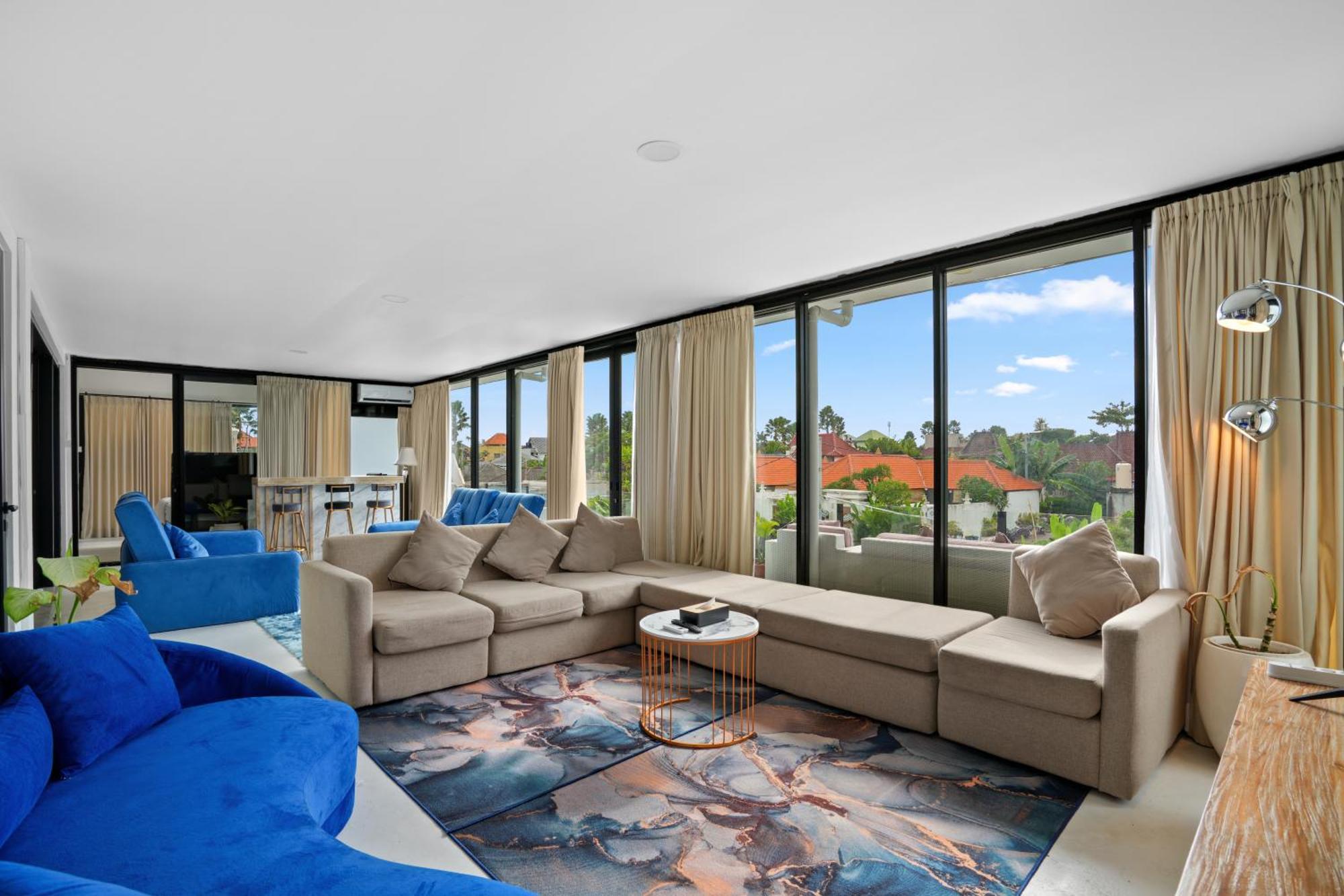 Large Luxury Modern Mansion Sleeps 8 Up To 50 Villa Seminyak (Bali)