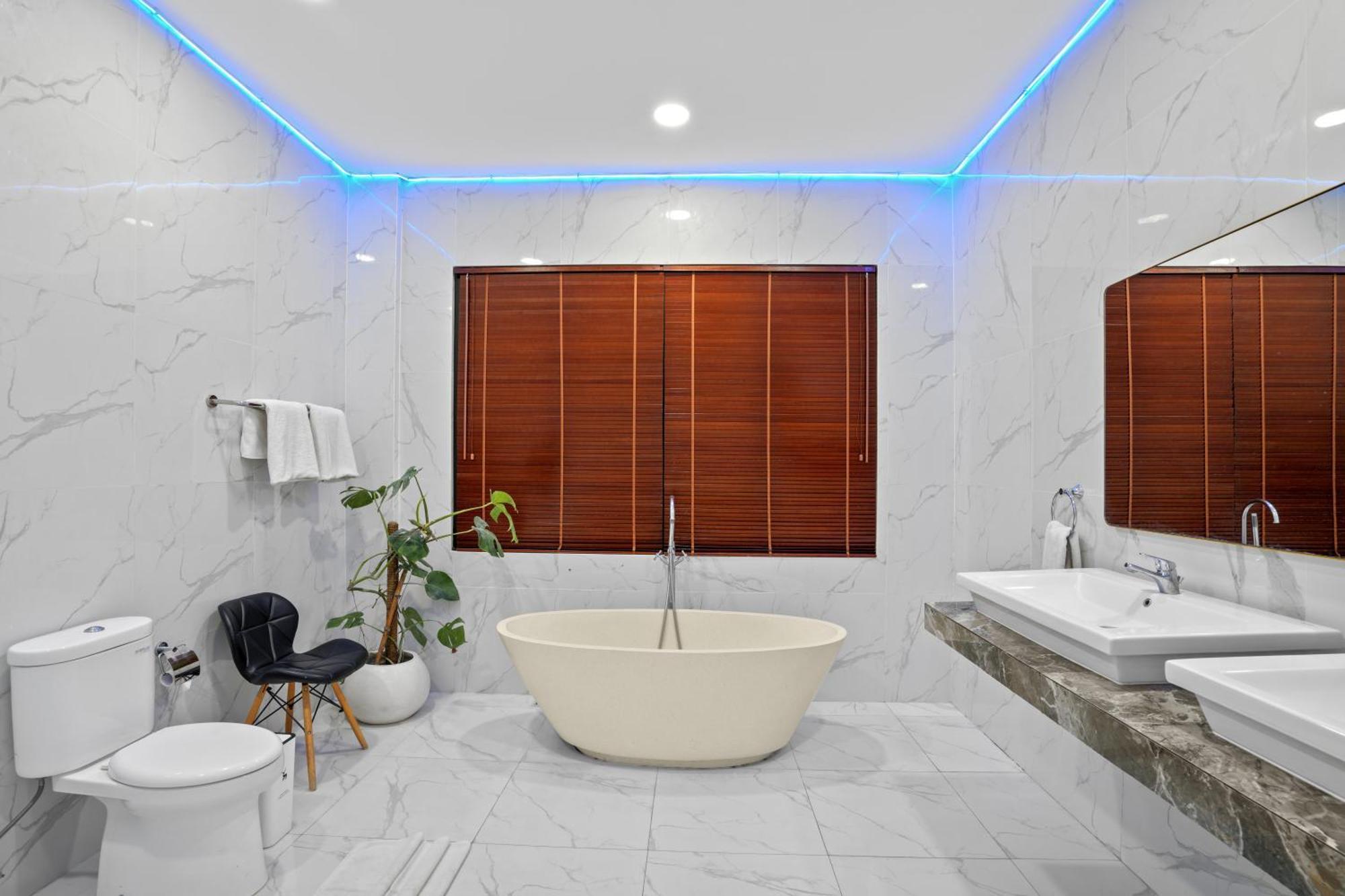 Large Luxury Modern Mansion Sleeps 8 Up To 50 * Seminyak (Bali)