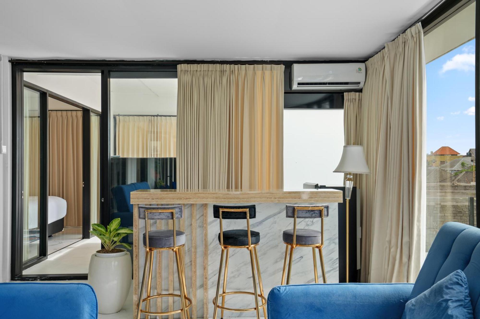 Villa Large Luxury Modern Mansion Sleeps 8 Up To 50