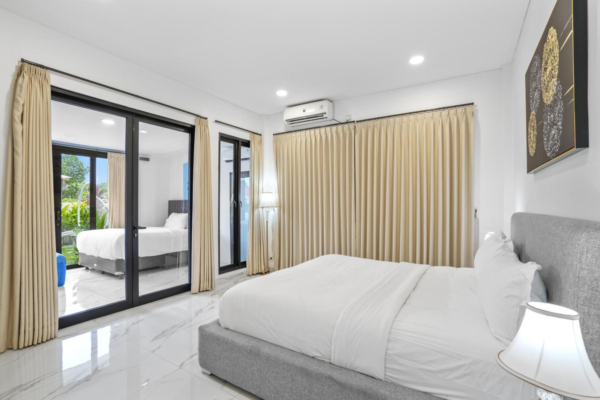 Large Luxury Modern Mansion Sleeps 8 Up To 50 *