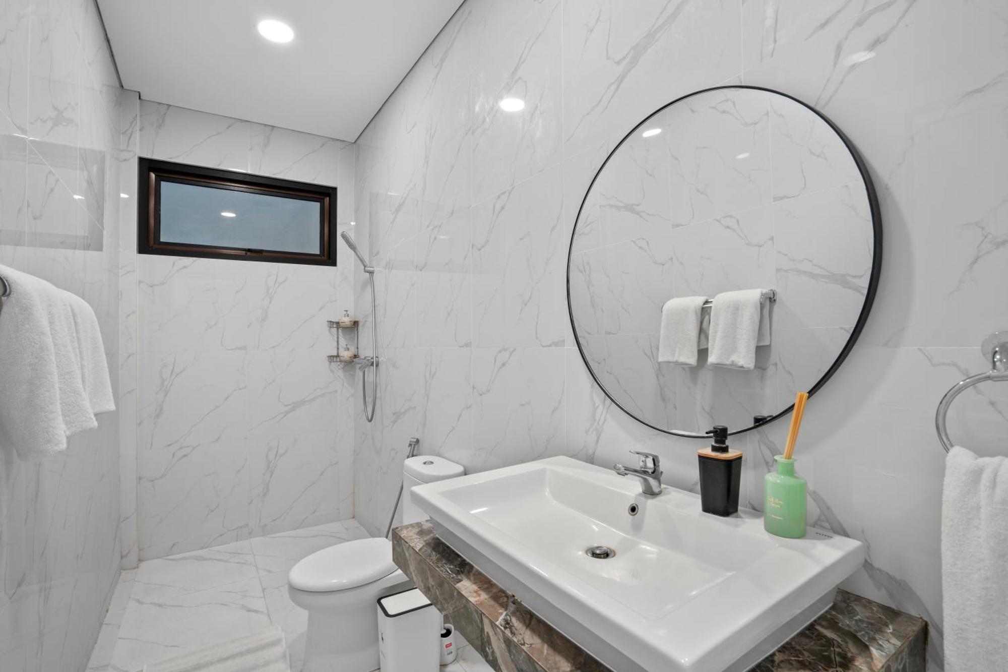 Villa Large Luxury Modern Mansion Sleeps 8 Up To 50 Seminyak (Bali)