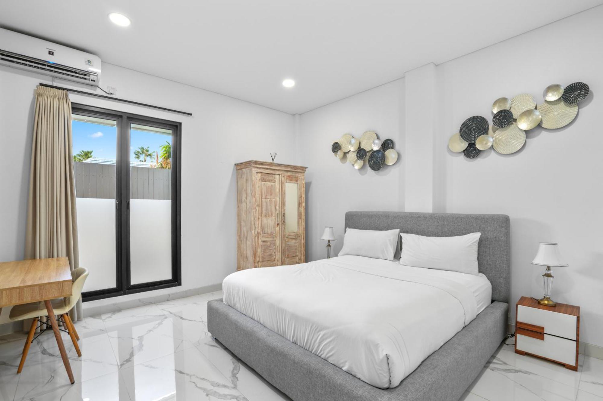 Large Luxury Modern Mansion Sleeps 8 Up To 50 Seminyak (Bali)