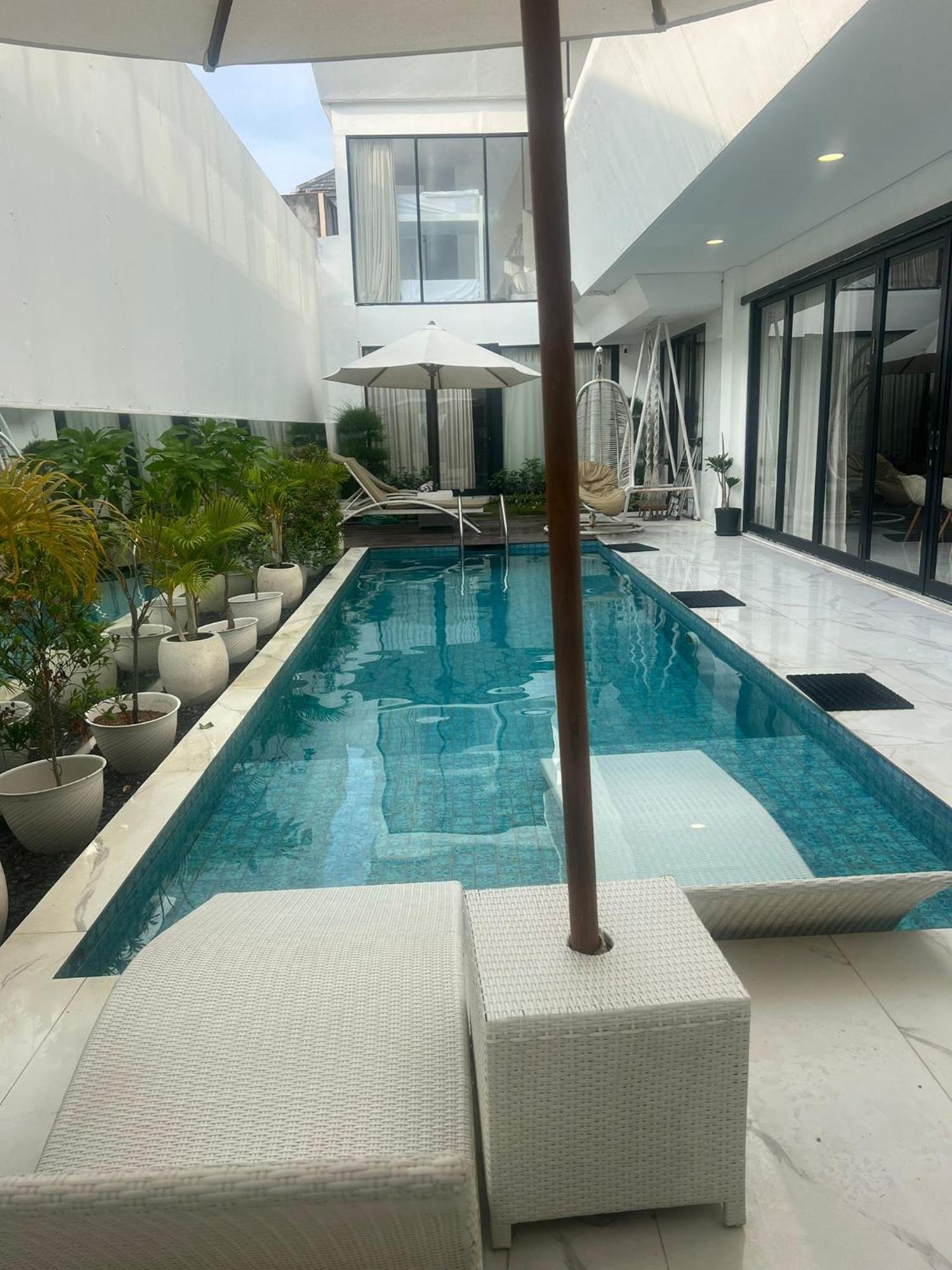 Villa Large Luxury Modern Mansion Sleeps 8 Up To 50 *